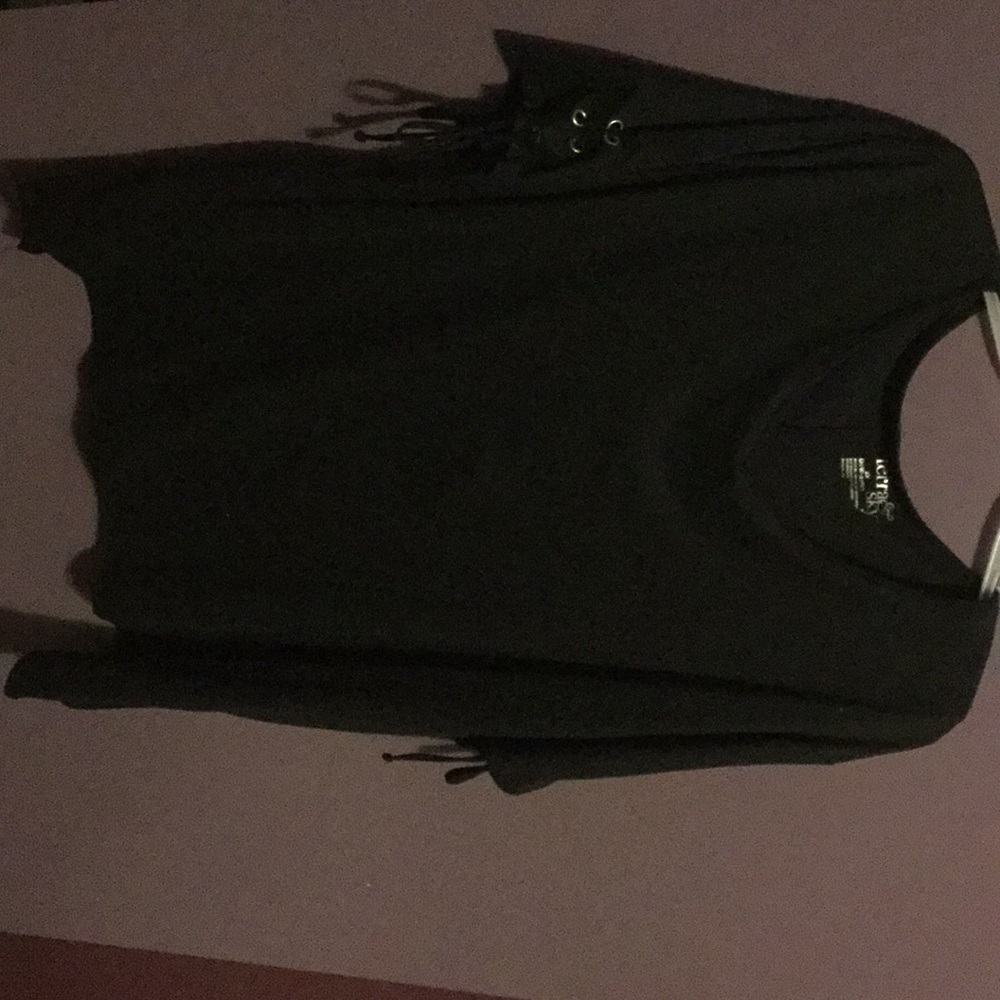 Terra Sky black tee